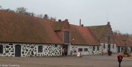 Den ena ladan större än den andra