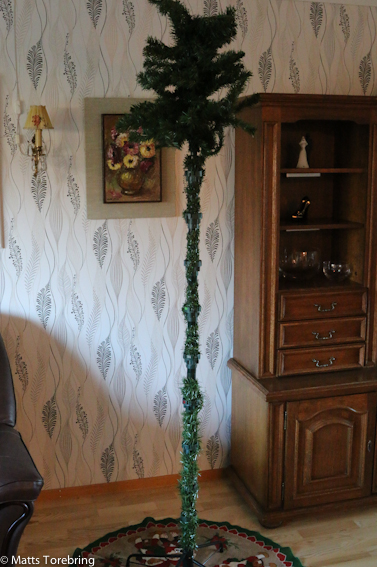 Bara stammen kvar av julgranen