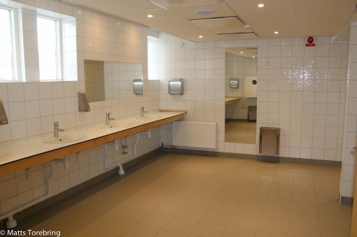 Helt otroligt fina toaletter, duschar och hygienutrymmen.