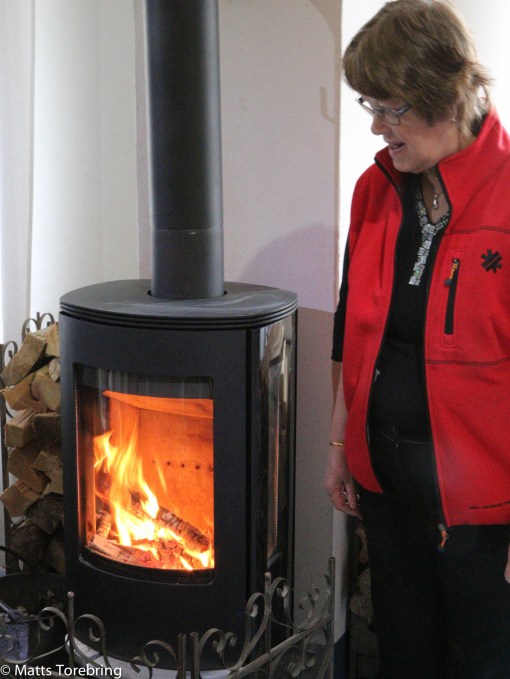 En härlig braskamin värmde gott i Caféet och butiken