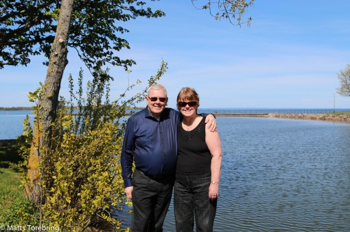 Ute på hamnpiren står vi