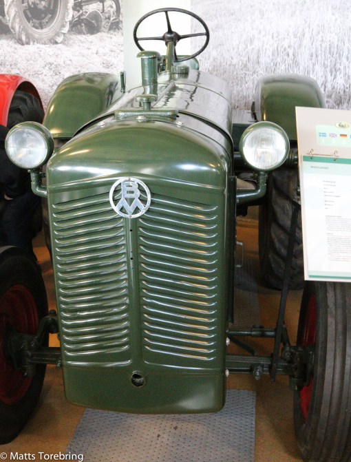 Jag minns när Arne i  granngården plöjde med sin BM 20