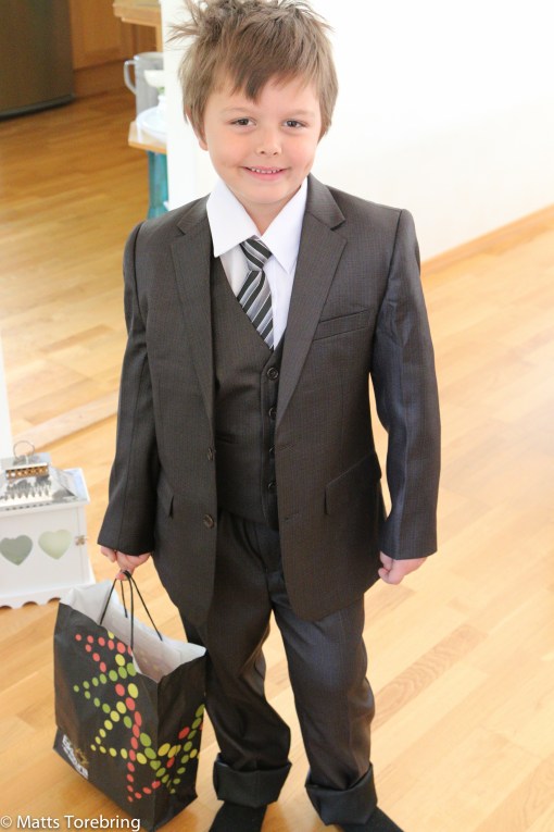 Linus tog emot i finaste kostym