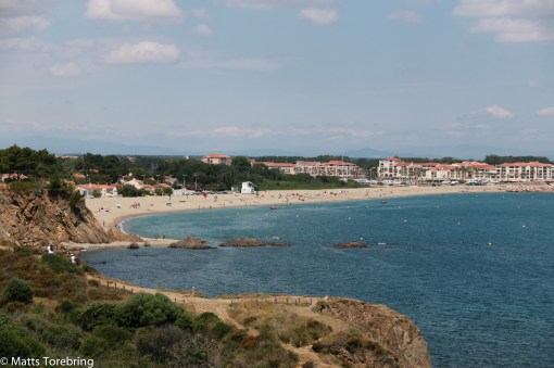 En större badplats i grannbyn