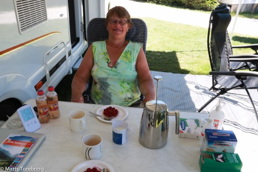 Jag köpte fyra bakelser igår, idag tog vi de två sista