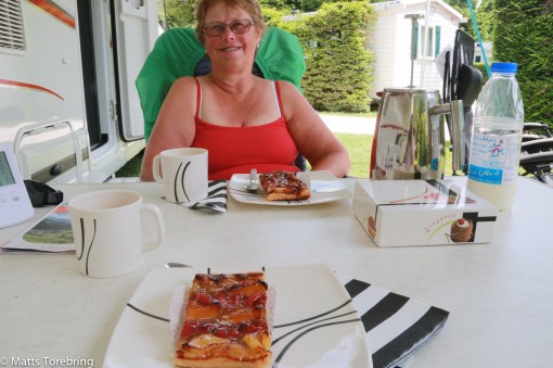 Det blev en bakelse till i bageriet på hemvägen.