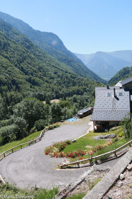 Plötsligt bor någon på fjällsluttningen