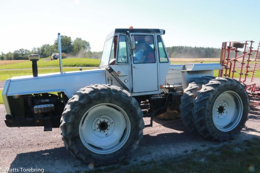 Vårt lag började köra monstertraktor