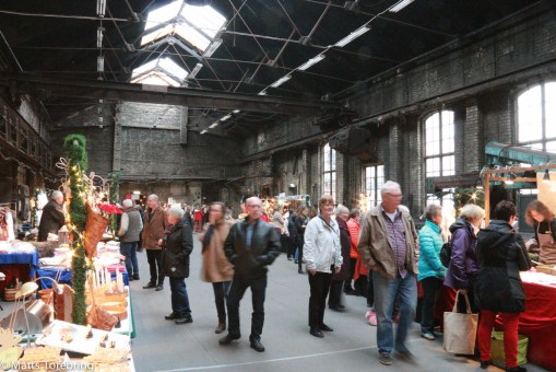 Rymligt inne på julmässan i de stora hallarna