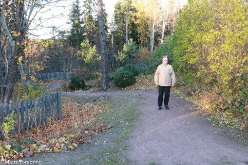 Här i slutet/ början av Tomtebogatan börjar stigen