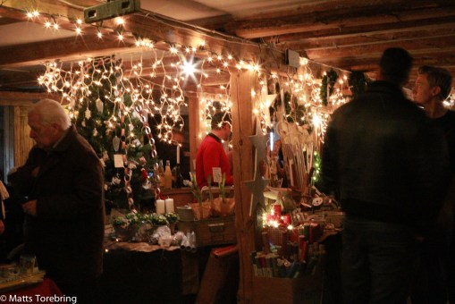 Nere i kostallet i lagården 