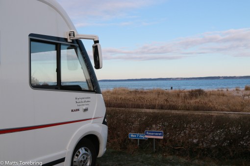 På (gröna) ängar vid stilla vatten